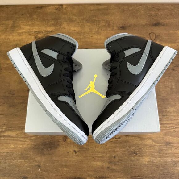 Jordan 1 Mid ‘Shadow’ (W) size 7.5W/6M - Picture 8 of 10